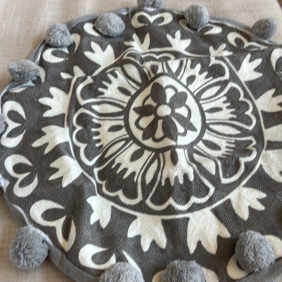 Decorative Boho Round Pillow Covers 18 inch Vintage Embroidered Grey, Pack of 1) - Picture 3 of 8
